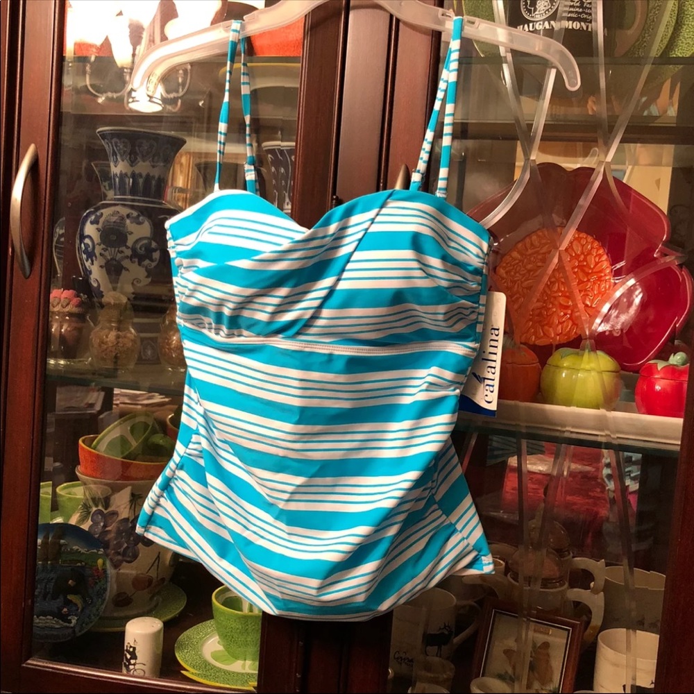 🌺New Women's Swimwear Top Sz: M (8-10)🌺